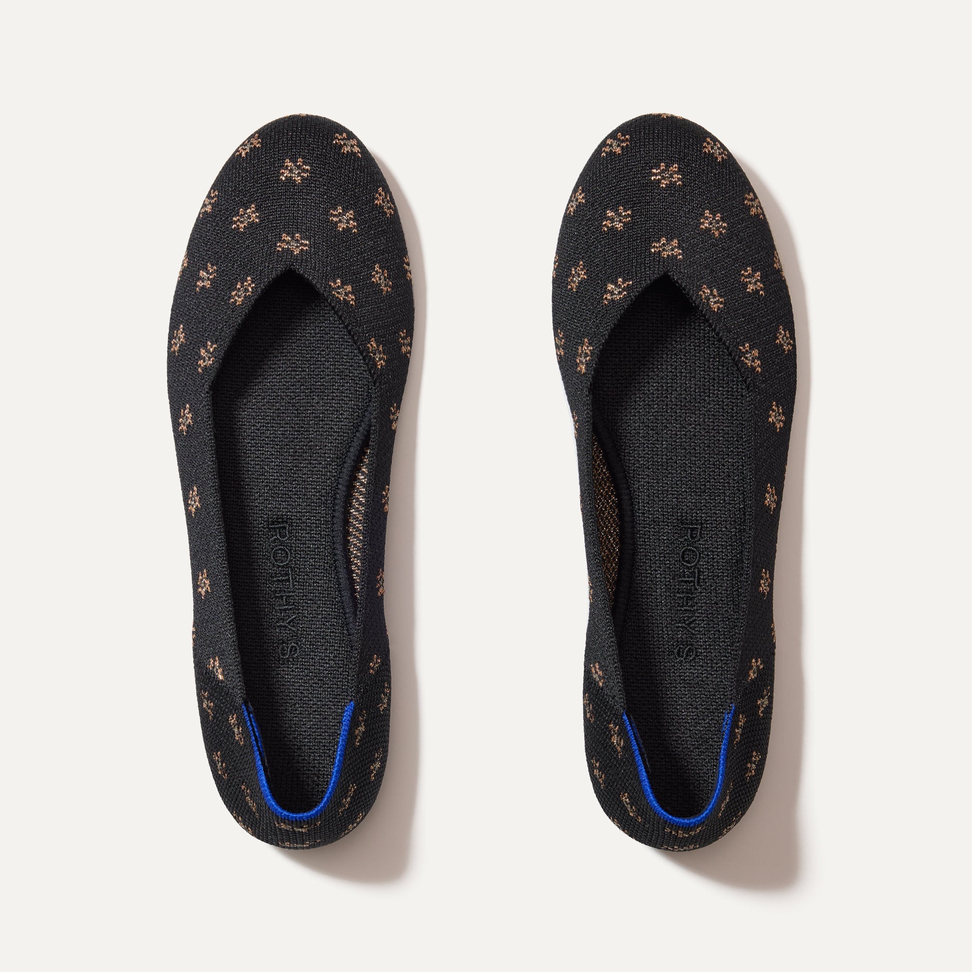 The Flat in Daisy Sparkle shown from the top. 
