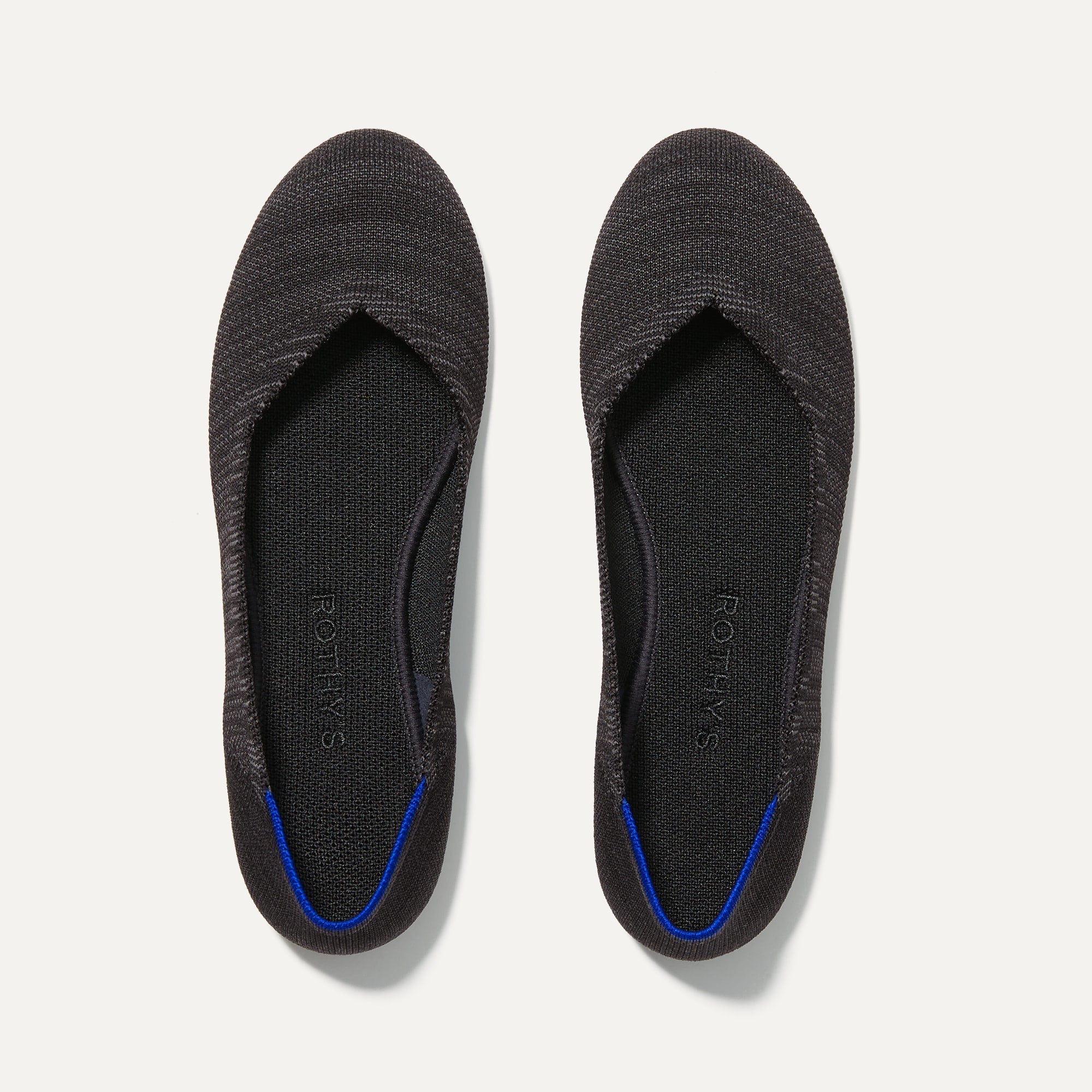 The Flat in Heathered Black shown from the top. 