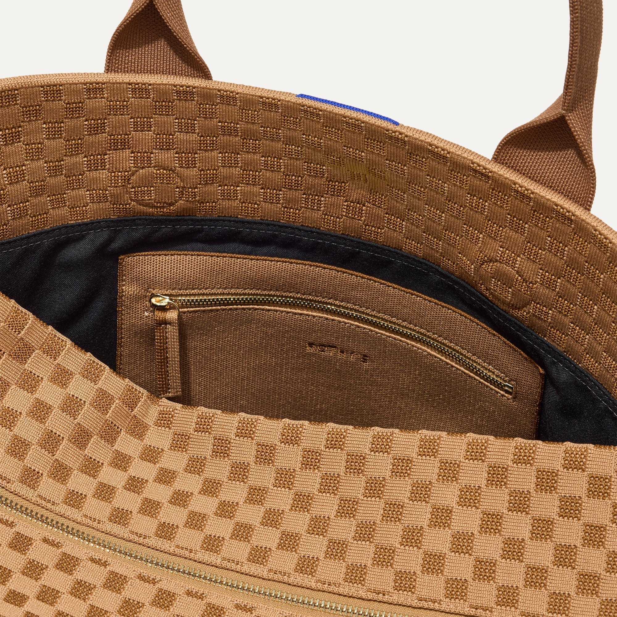 The Weekender in Hazelnut shown closed from the top. 
