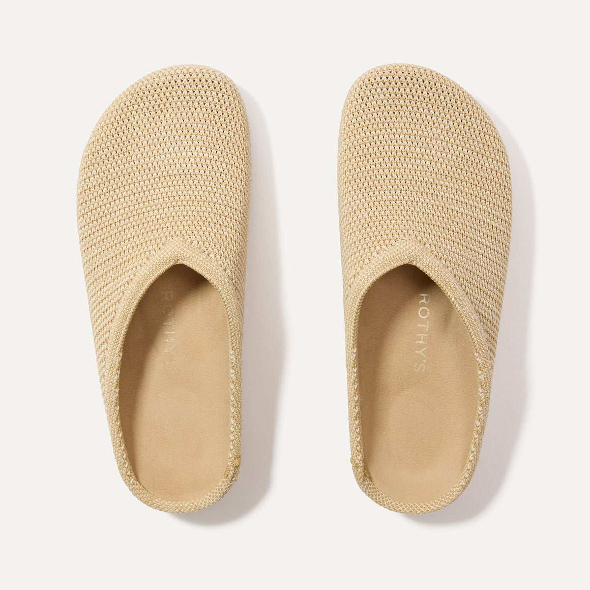 The Casual Clog in Pelican Raffia-Knit shown from the top. 