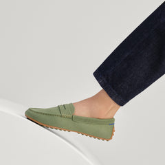hover | Model wearing The Daily Driver in Sprout. 
